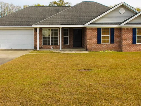 130 Auburn Cir, Glennville, GA 30427