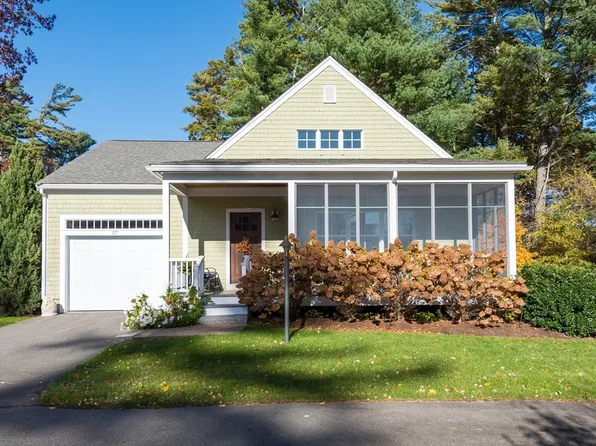 57 Hathaway Pond Cir Unit 57, Rochester, MA 02770