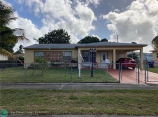 880 NE 178th St, Miami, FL 33162
