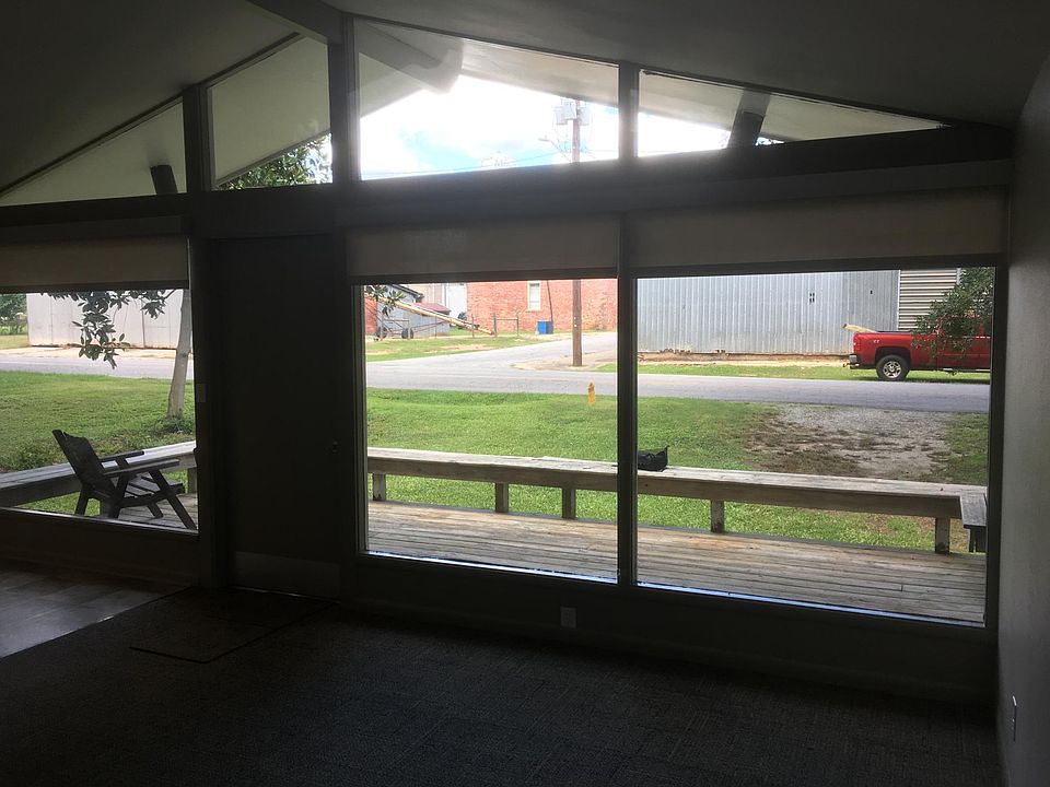 2nd image of 129 Cherry Ave