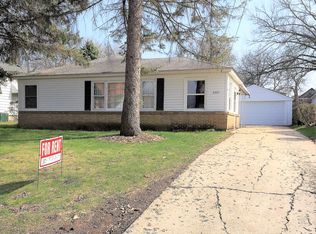 2327 Pelham Rd, Rockford, IL 61107