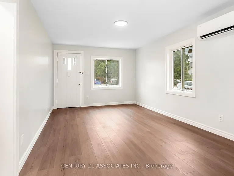 48 King St — Photo 5