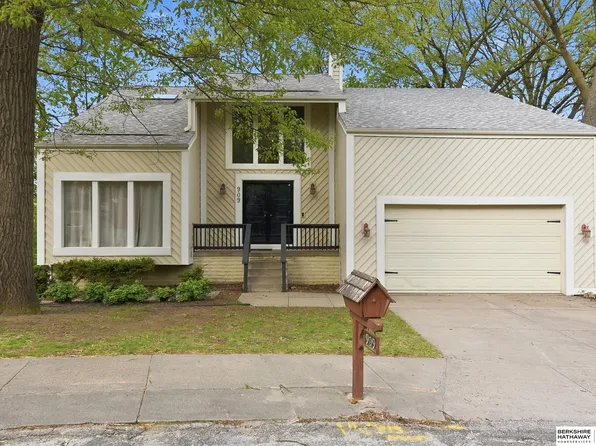 909 Ridgewood Ct, Bellevue, NE 68005