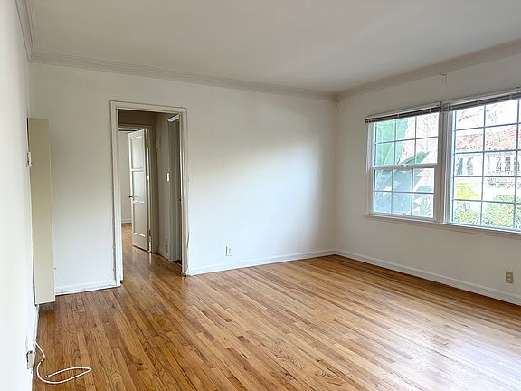 4th image of 359 S Detroit Ave