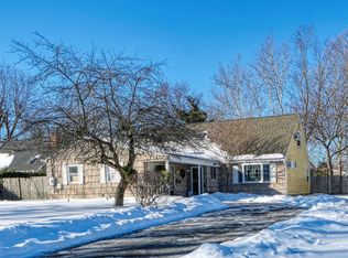 24 Normandy Drive, Holbrook, NY 11741