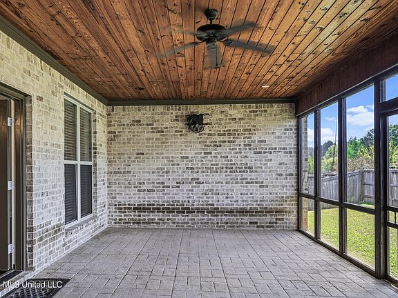 4th image of 211 Wellington Way