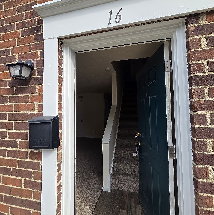 1st image of 16 N Virginia Ln
