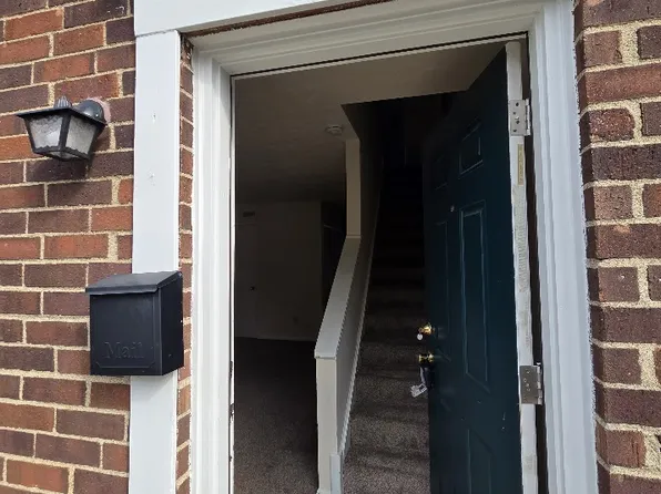 16 N Virginia Ln, Westerville, OH 43081