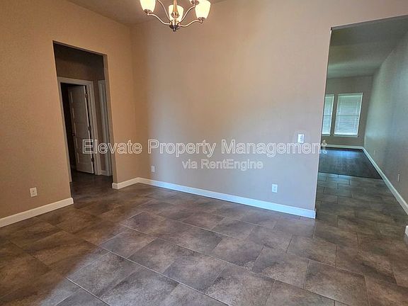 3rd image of 2301 Kintyre Rd