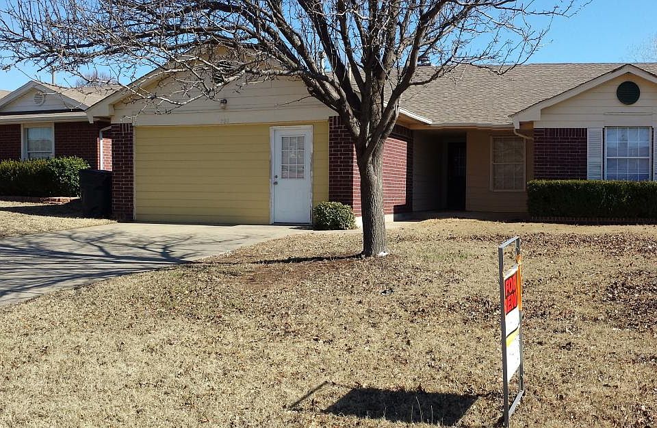1st image of 220 Bradgate Dr