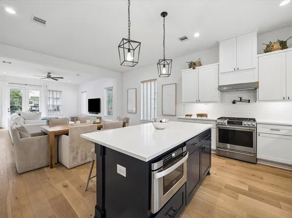 956 Dunleigh Meadows Ln, Houston, TX 77055