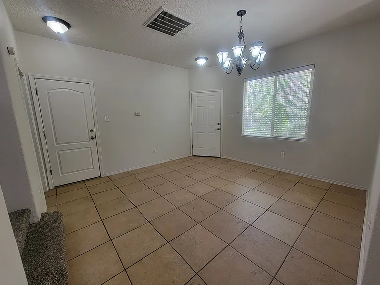 2202 Margarita Dr SE — Photo 14