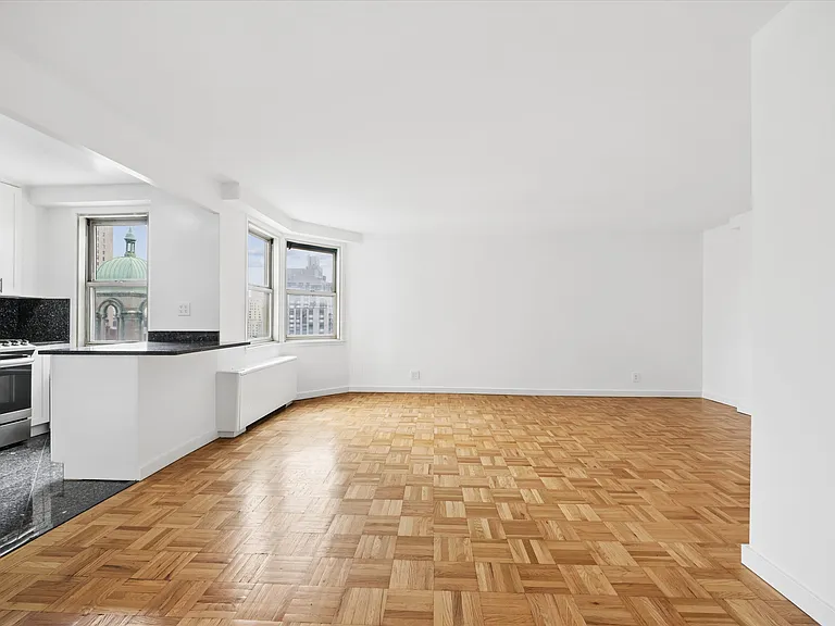 401 E 86th St #12K — Photo 3