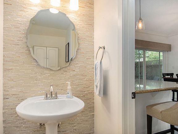 4th image of 2323 Augusta Dr APT 12