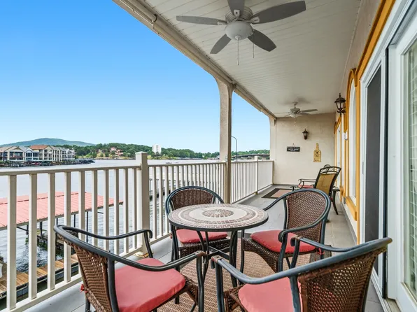 1380 Airport Rd E #1, Hot Springs National Park, AR 71913