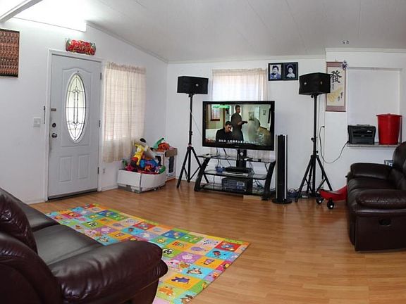 2nd image of 1454 Sunbeam Cir
