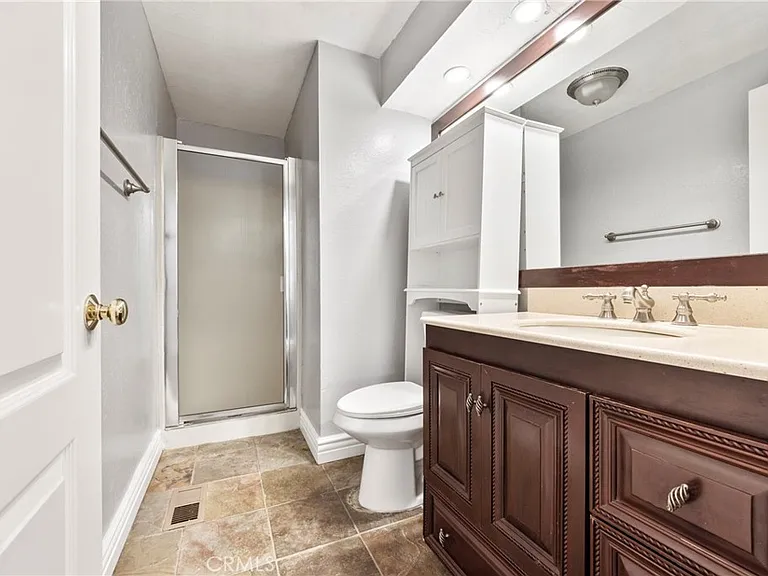 1552 Club Dr — Photo 6
