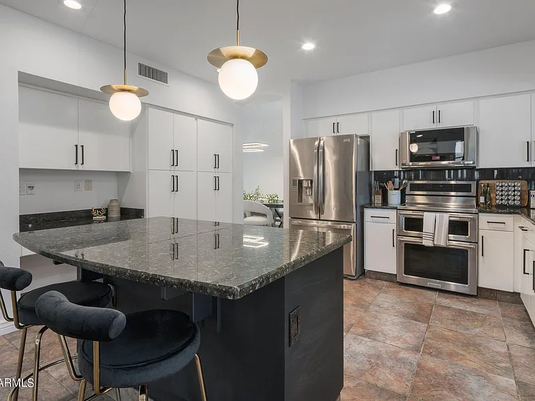 5408 E Kelton Ln — Photo 43