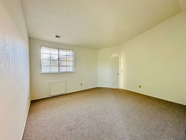 1537 Yarberry Dr — Photo 20