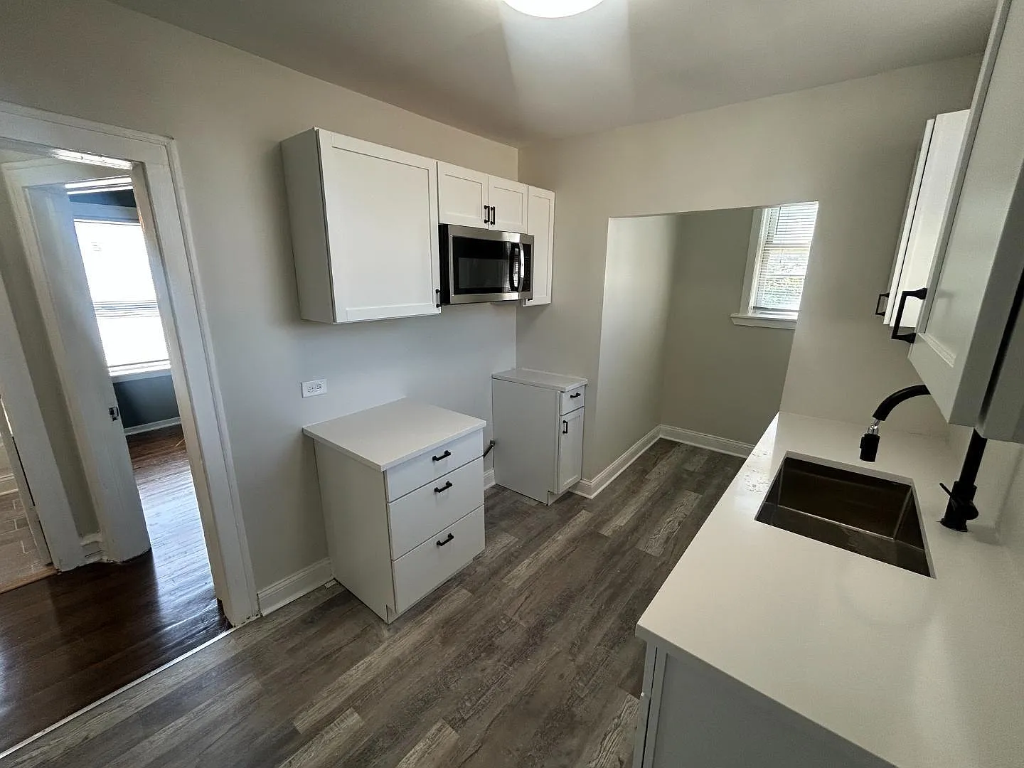 6003 S Artesian Ave - 2419 W 60th St #2 — Photo 1