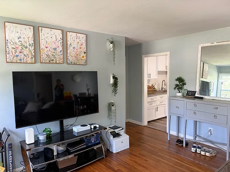 4 bed, 2.0 bath, 1346 sqft, $1,600 — Photo 3