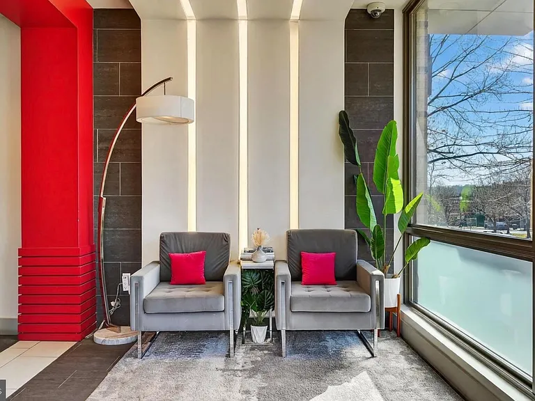 1500 Pennsylvania Ave SE #310 — Photo 2