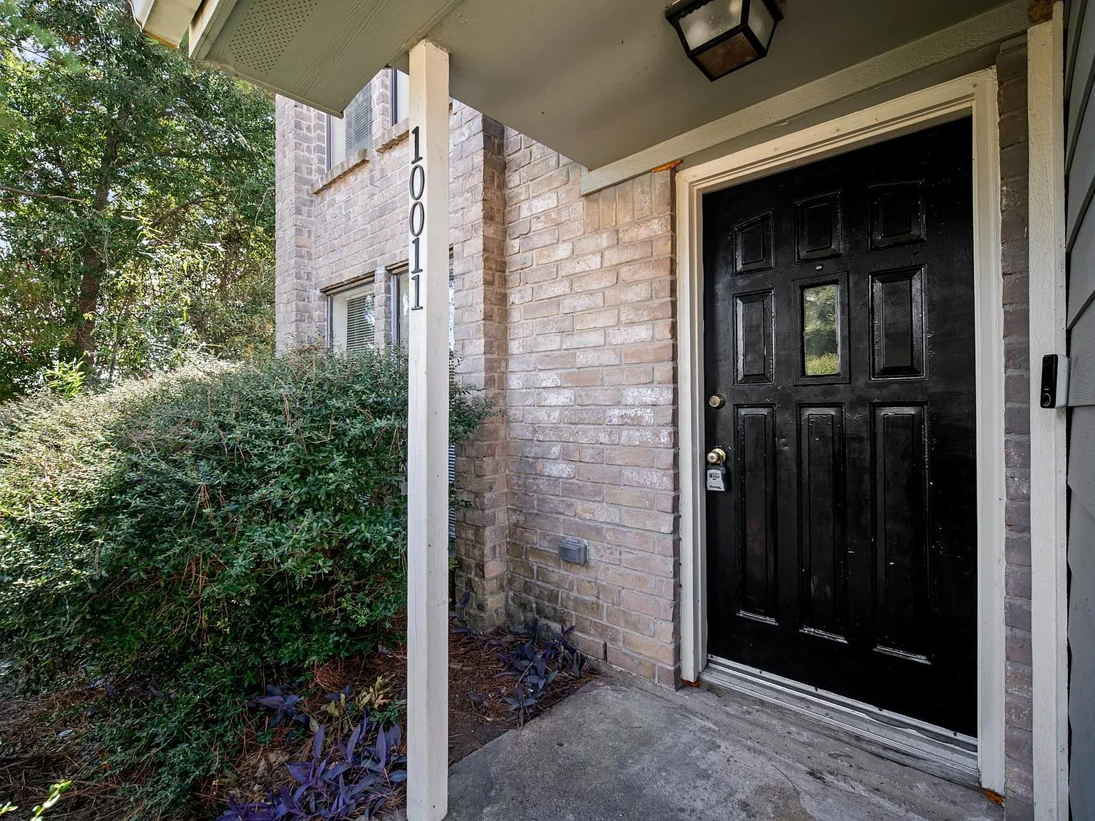 3 bed, 2.5 bath, 1336 sqft, $1,650 — Photo 2