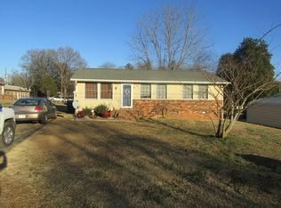 208 Maple Dr, Mount Holly, NC 28120