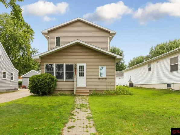 218 N 5th St, Saint Peter, MN 56082