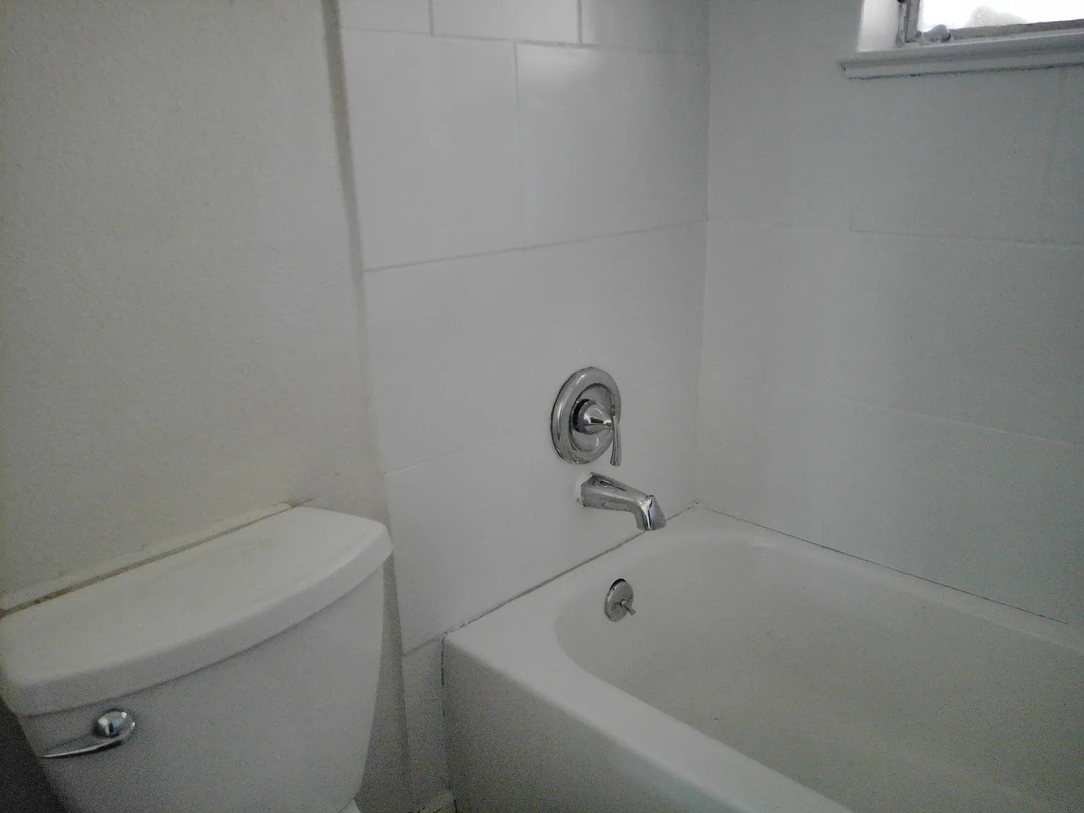 2 bed, 900 sqft, $2,000 — Photo 2