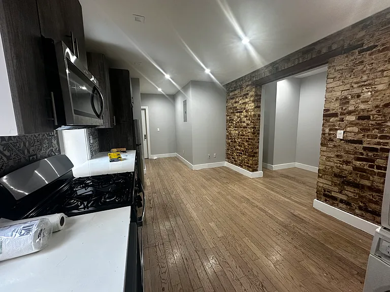 569 W 192nd St #3Z — Photo 3
