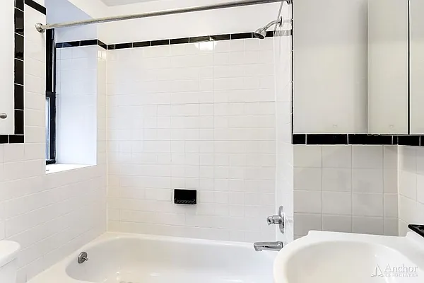 Rented by Anchor Associates | media 19