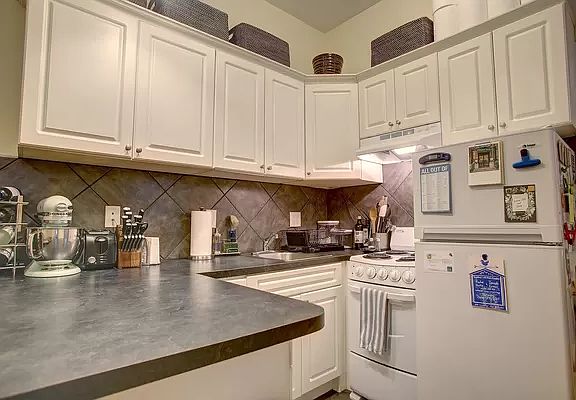 4th image of 202 W 96th St APT 1D
