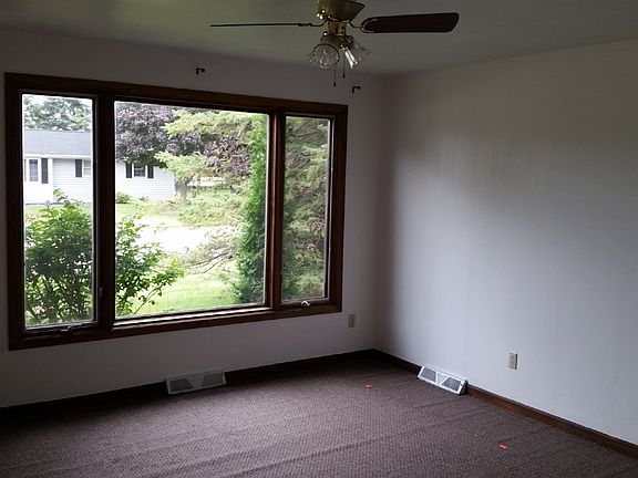 3rd image of 300 Wittlin Dr