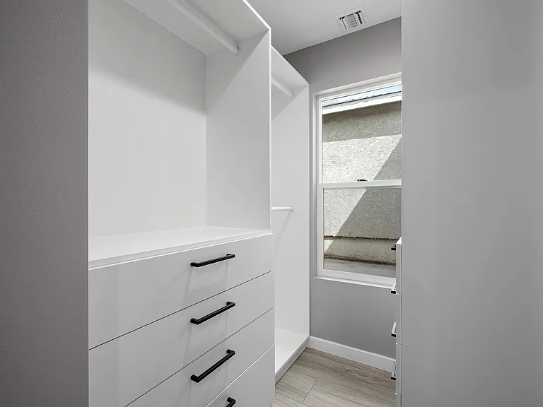 1361 Alameda Ave — Photo 12