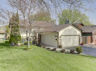 9812 Ilex St NW, Coon Rapids, MN 55433