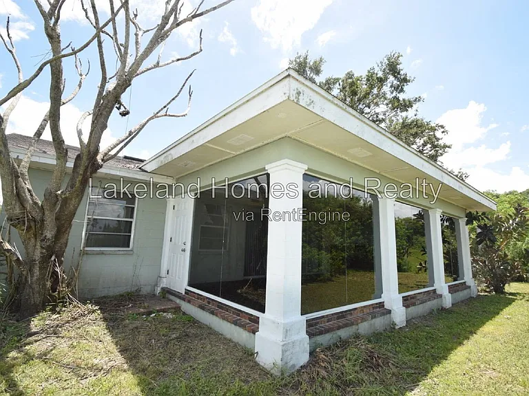 1204 Honeytree Ln W — Photo 8