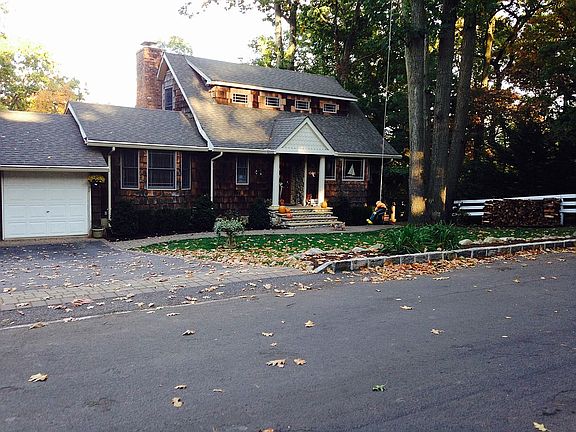 2 car garage + 4 in driveway