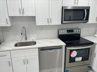 1938 S 15th St #2F, Philadelphia, PA 19145