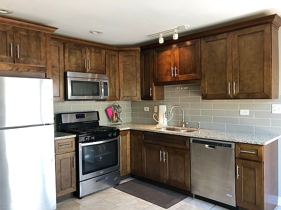 2nd image of 1632 Garland Ln