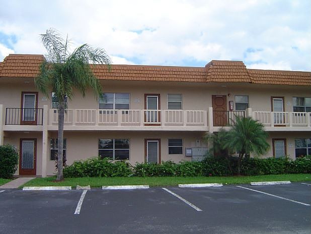 1st image of 4 Abbey Ln APT 204