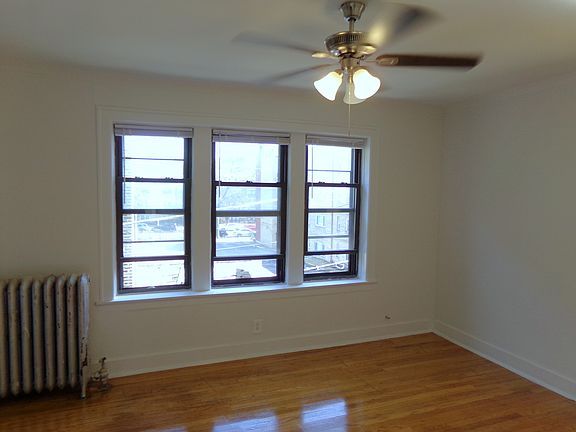 4th image of 1620 W Morse Ave #206