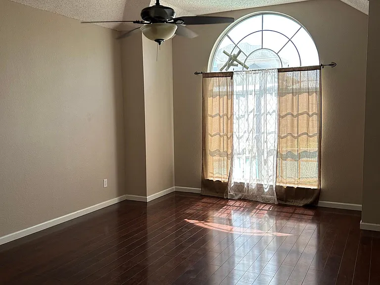 1606 Waterford Dr — Photo 15
