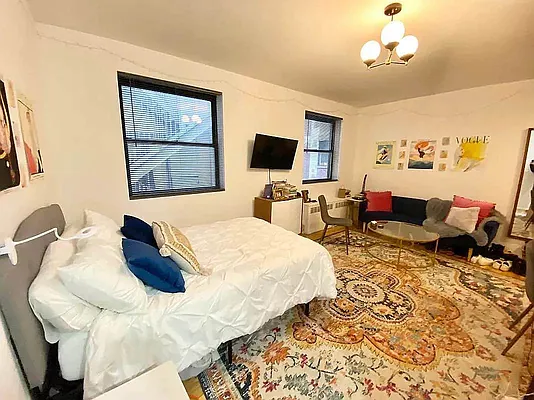 Rented by J PRESTON AND ASSOCIATES INC | media 7