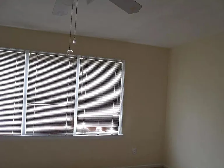 209 Amersham Dr #G — Photo 13