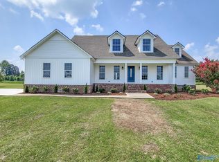 16581 Parker Rd, Athens, AL 35611