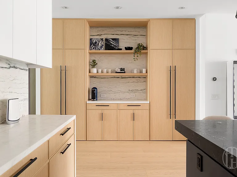 111 Barrow St #8EF — Photo 10
