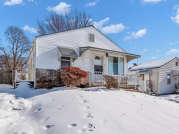 3rd image of 3270 Volo Ave
