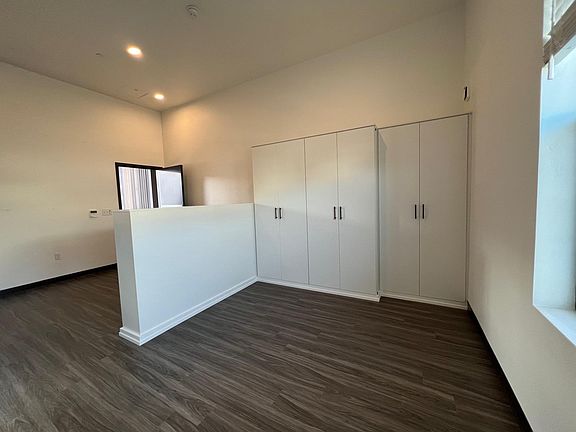 5th image of 533 53rd St #107