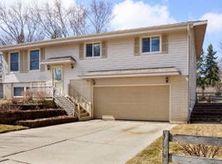 1706 Woodridge Rd, West Bend, WI 53095
